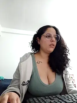 Snapshot of babyluna939 chatting on April 28, 2026, 11:42 pm babyluna939 online show from April 28, 2026, 11:42 pm
