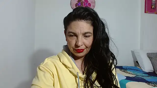 Snapshot of anybellucci43 chatting on July 26, 2026, 3:35 am anybellucci43 online show from July 26, 2026, 3:35 am