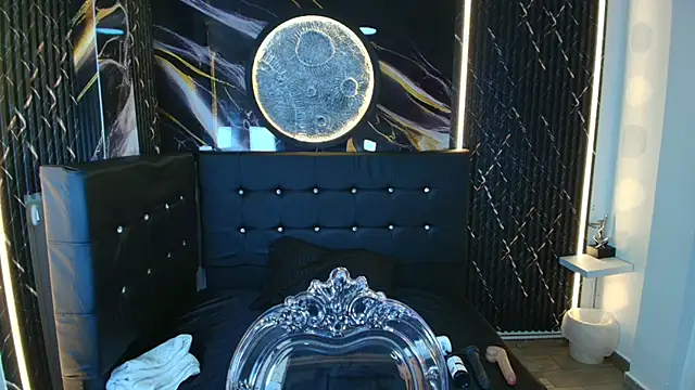 Bruja  Scarlata online show from November 10, 2025, 10:09 am