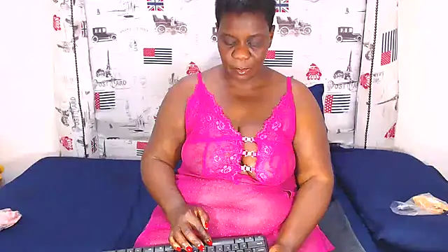 Honeybumsx32 online show from November 4, 2025, 6:06 am