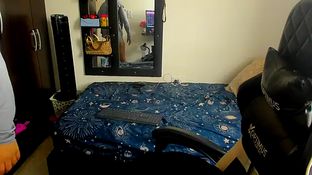 janna isa online show from October 15, 2025, 9:34 pm