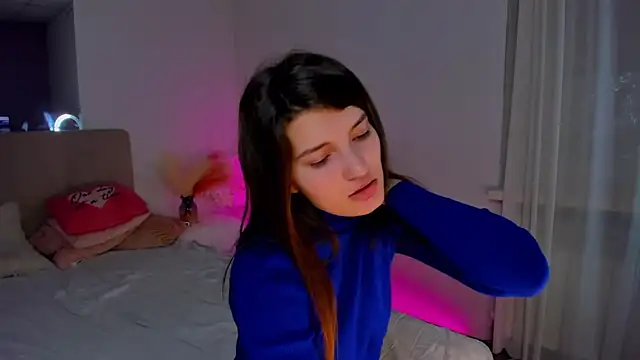 Laura Leee online show from February 24, 2025, 6:27 am