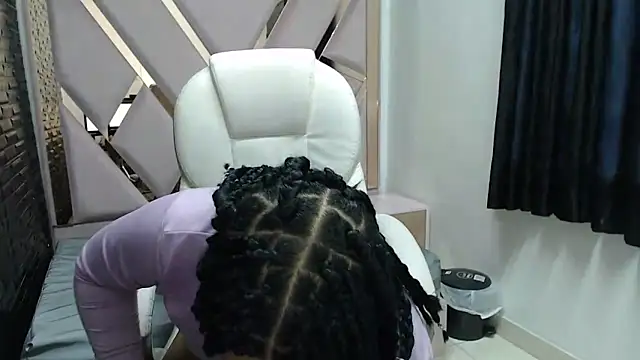 Snapshot of ShanayaKops chatting on February 28, 2025, 1:36 pm ShanayaKops online show from February 28, 2025, 1:36 pm