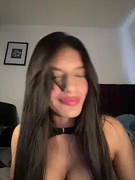 Snapshot of Dulceeany chatting on July 15, 2026, 2:35 pm Dulceeany online show from July 15, 2026, 2:35 pm