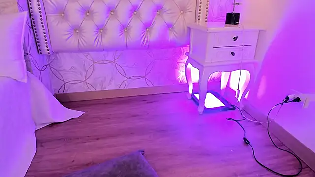 martina rivera  online show from March 11, 2026, 8:25 pm