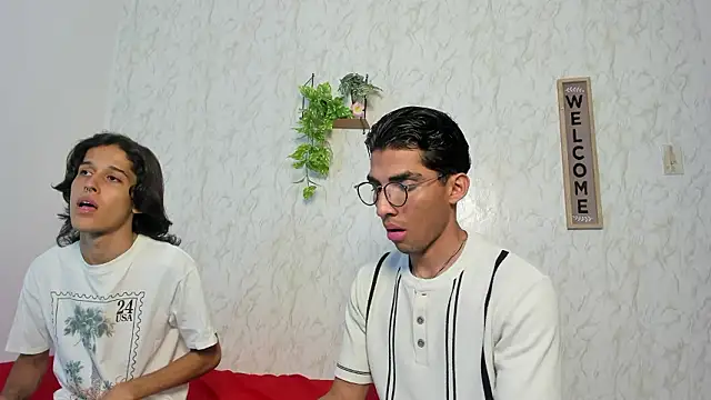 Snapshot of jony_honey chatting on February 24, 2026, 12:06 pm jony honey online show from February 24, 2026, 12:06 pm