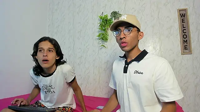 Snapshot of jony_honey chatting on February 17, 2026, 11:51 am jony honey online show from February 17, 2026, 11:51 am