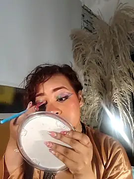 Estrella05  online show from February 12, 2026, 4:56 am