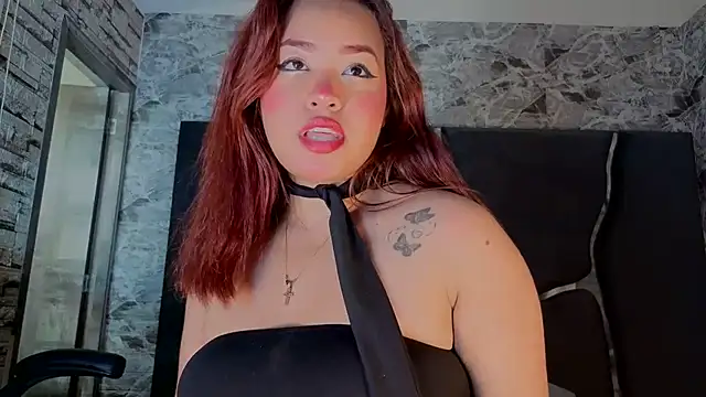 Estrella05  online show from November 20, 2025, 4:18 pm