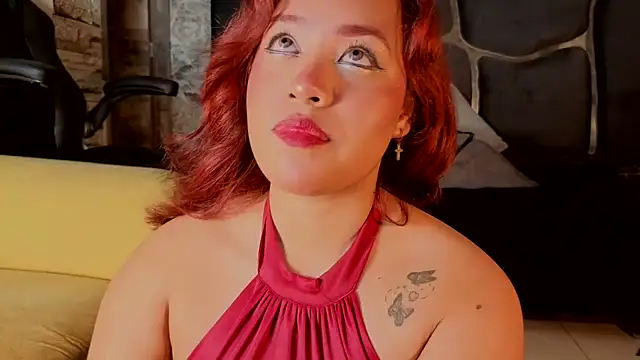 Estrella05  online show from October 21, 2025, 4:01 am