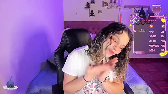 Sabrina Hall  online show from October 21, 2025, 2:44 am