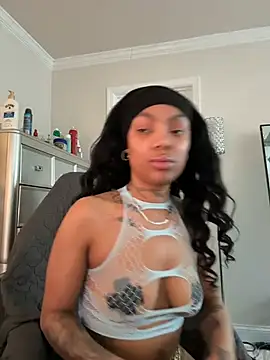 butterflybootyy online show from March 7, 2026, 6:13 pm