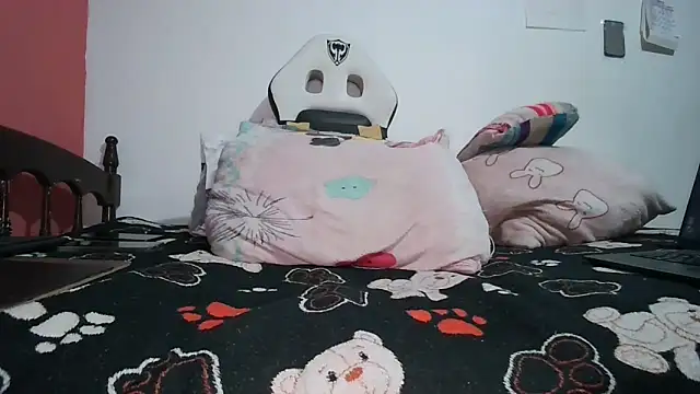 Elizabeth68 online show from October 6, 2025, 7:47 pm