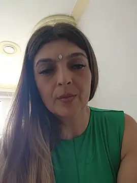 Lizzymontanaa online show from November 5, 2025, 7:39 pm