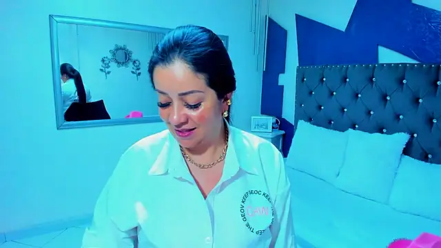 Brenda sotoo online show from December 23, 2024, 1:18 am