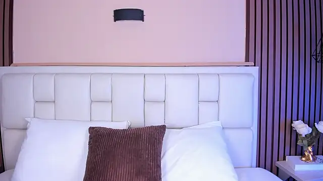 AvyMilton online show from April 17, 2026, 11:35 am