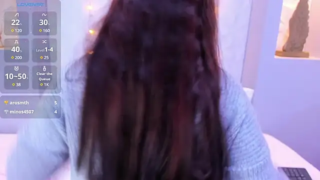 EmilyRouss  online show from March 18, 2025, 10:15 pm