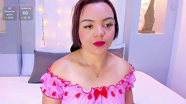 EmilyRouss  online show from March 14, 2025, 7:12 pm