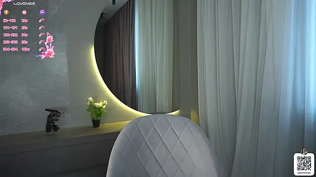 Snapshot of EvelyynLopez chatting on February 27, 2025, 8:56 am EvelyynLopez online show from February 27, 2025, 8:56 am
