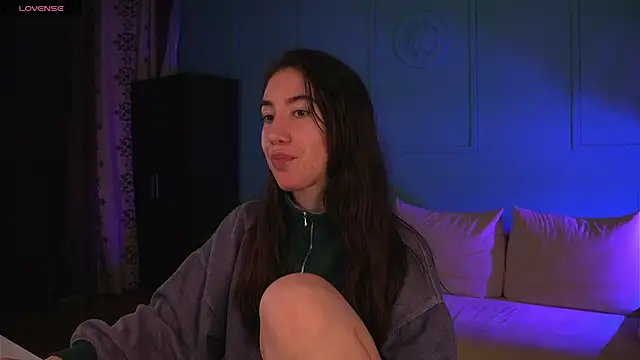 Belle Via online show from April 15, 2026, 8:20 pm