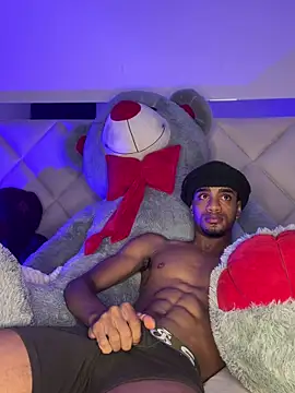 AaronCruz  online show from October 12, 2025, 5:31 am