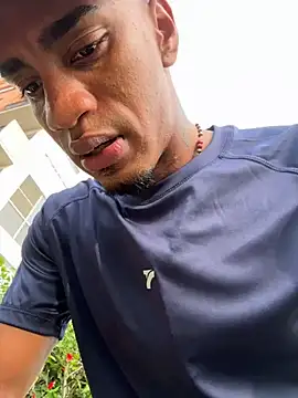 AaronCruz  online show from February 23, 2025, 12:48 pm