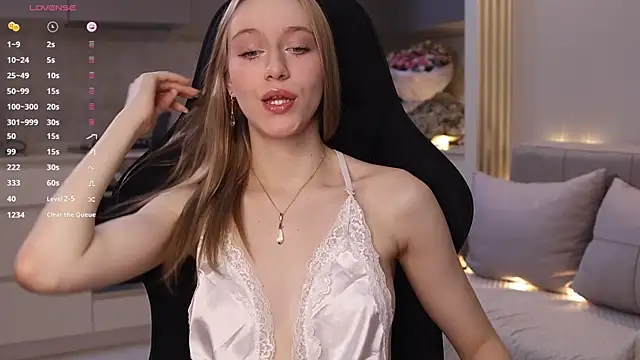 PollyAgata online show from November 25, 2025, 7:14 pm