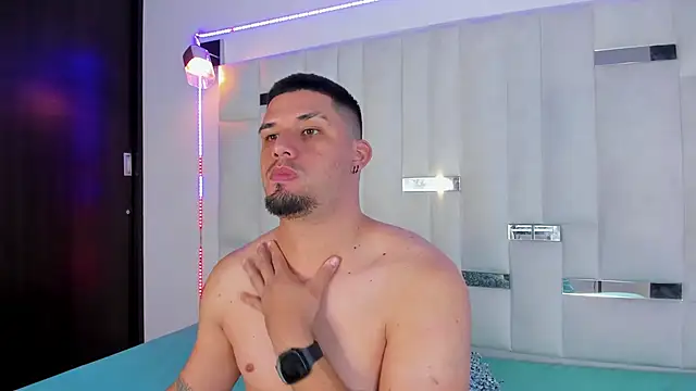 Snapshot of Jacoob19_ chatting on October 11, 2025, 8:54 pm Jacoob19 online show from October 11, 2025, 8:54 pm