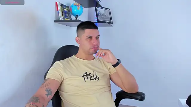 Snapshot of Jacoob19_ chatting on October 14, 2025, 11:44 am Jacoob19 online show from October 14, 2025, 11:44 am