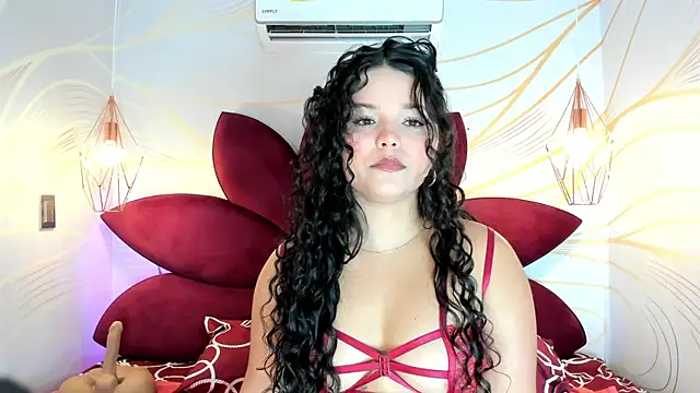 LottiCarter online show from February 13, 2026, 8:09 pm