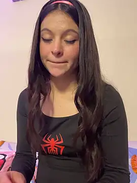 LucyEvans  online show from October 28, 2025, 4:35 am