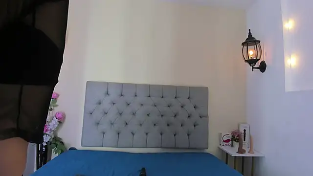 hellen kat online show from February 4, 2025, 2:07 am