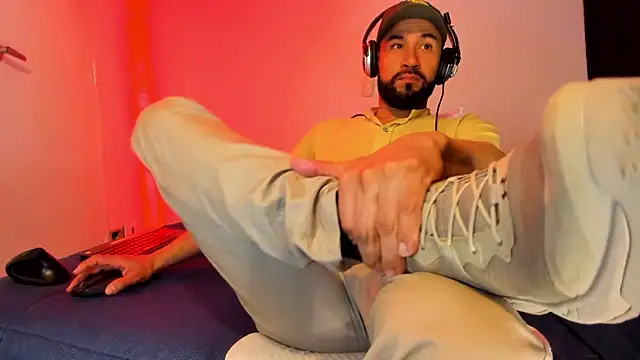 Snapshot of alessandro_wye chatting on December 16, 2025, 1:48 pm alessandro wye online show from December 16, 2025, 1:48 pm