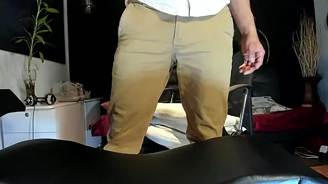 Snapshot of alessandro_wye chatting on October 31, 2025, 1:13 am alessandro wye online show from October 31, 2025, 1:13 am