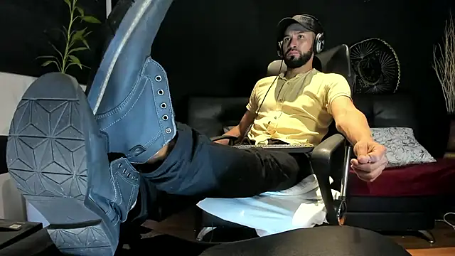 Snapshot of alessandro_wye chatting on October 29, 2025, 4:44 am alessandro wye online show from October 29, 2025, 4:44 am