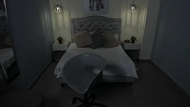 escarleth   online show from October 21, 2025, 1:54 pm