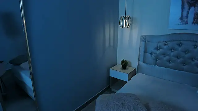 escarleth   online show from March 13, 2026, 11:59 am