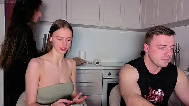 fcjuicy pussy online show from October 13, 2025, 12:18 pm