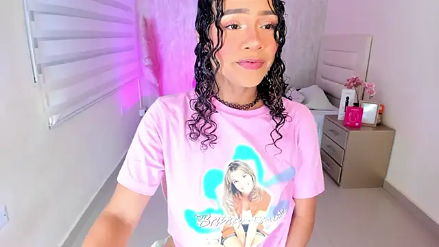 Snapshot of Keni_malf chatting on February 6, 2026, 3:35 am Keni malf online show from February 6, 2026, 3:35 am