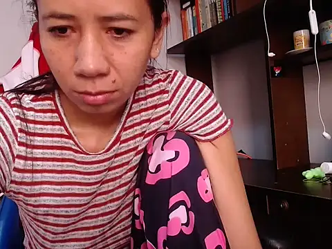 Erotic latina online show from October 27, 2025, 12:28 pm