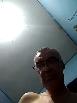Snapshot of hugosafado333 chatting on January 14, 2025, 1:15 am hugosafado333 online show from January 14, 2025, 1:15 am