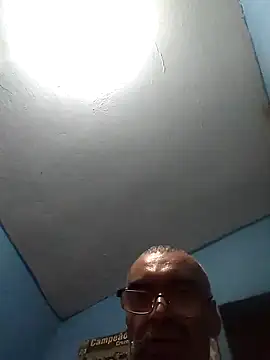 Snapshot of hugosafado333 chatting on December 14, 2024, 3:17 am hugosafado333 online show from December 14, 2024, 3:17 am