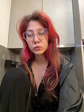 ChloesTem online show from November 18, 2025, 5:05 pm