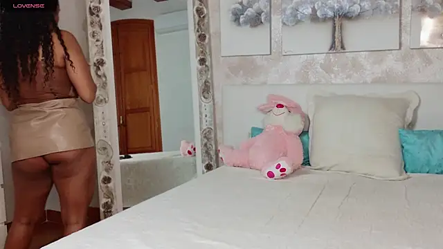 MilaTeenX online show from April 10, 2026, 5:58 am