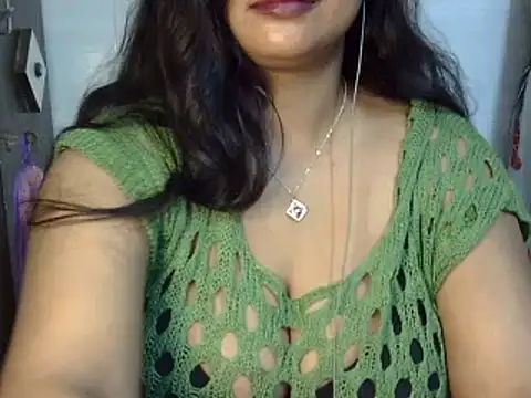 Snapshot of Dream_queen chatting on December 6, 2024, 11:41 pm Dream queen online show from December 6, 2024, 11:41 pm