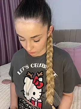 GraceCarther online show from October 19, 2025, 6:32 pm