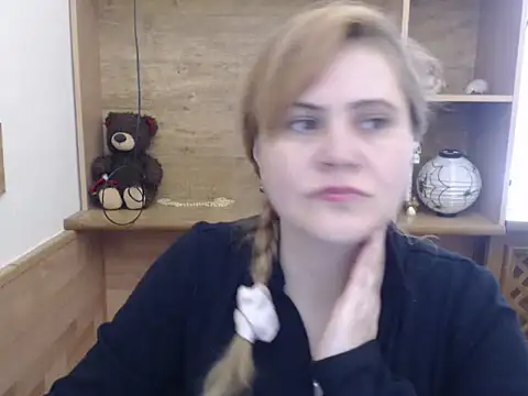 DaniellaKiss online show from April 24, 2026, 7:32 am