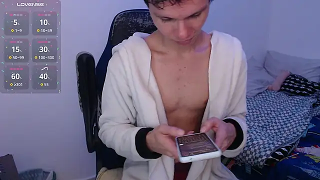 bryamado69 online show from January 13, 2026, 3:21 am