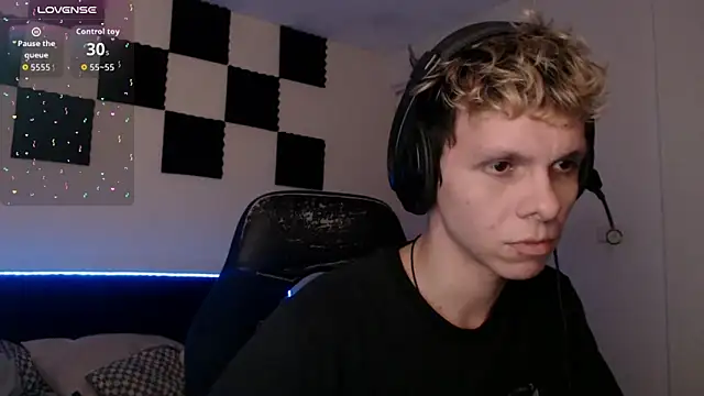 Snapshot of bryamado69 chatting on October 17, 2025, 12:58 am bryamado69 online show from October 17, 2025, 12:58 am