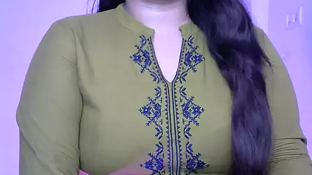 Cute-Ayesha online show from October 4, 2025, 8:27 am